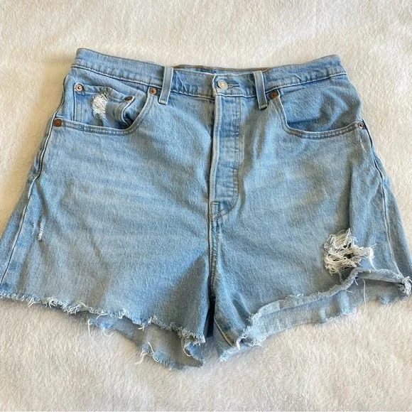 Levi’s Original Ribcage Light Blue Wash Denim Cutoffs Shorts | 31 - Picture 2 of 13